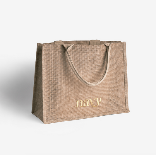 Crafted from 100% jute, a naturally renewable and biodegradable fibre.