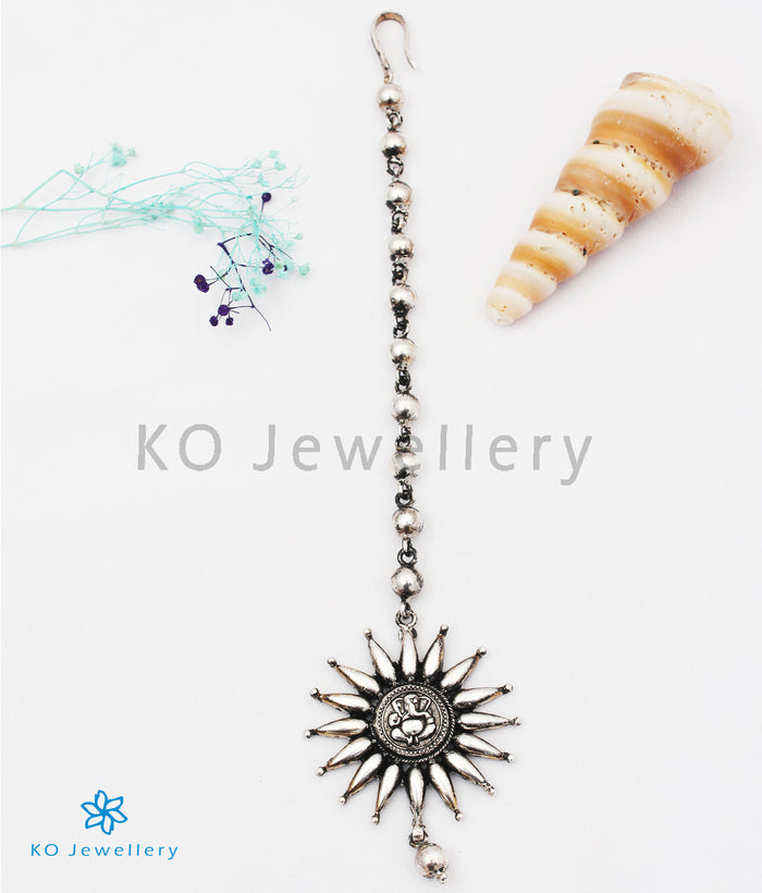 The Durja Silver Maang Tikka (Oxidised)