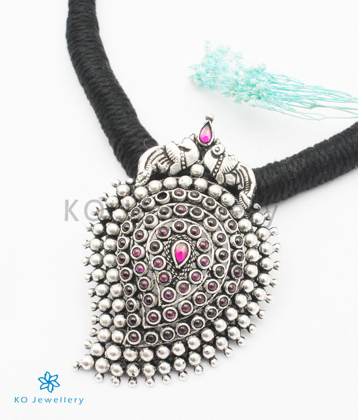 The Prashanti Silver Paisley Thread Necklace (Black)