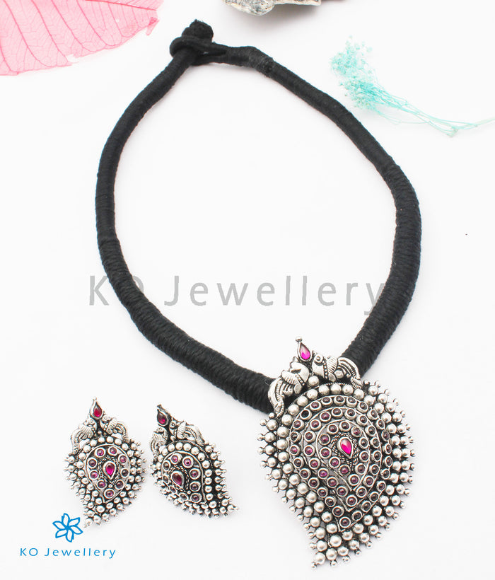 The Prashanti Silver Paisley Thread Necklace (Black)