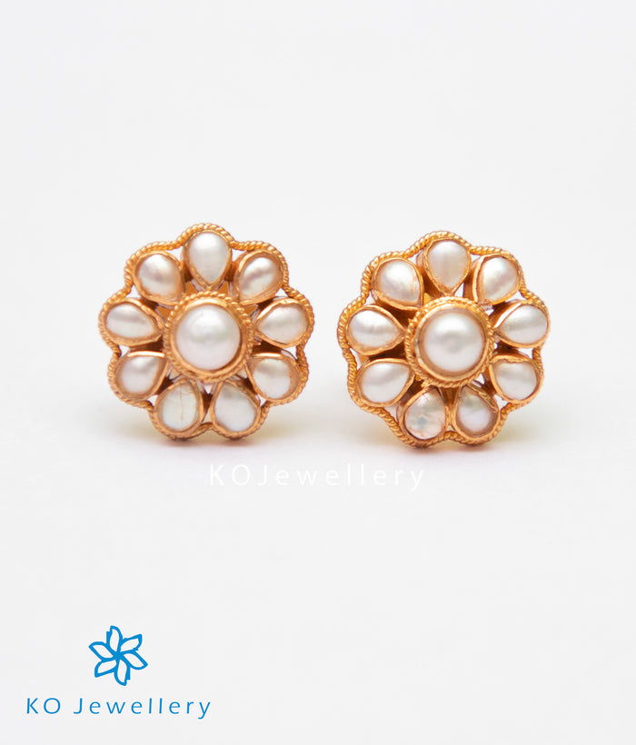 The Vedya Silver Kempu Ear-Studs(Pearl)