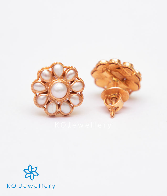 The Vedya Silver Kempu Ear-Studs(Pearl)
